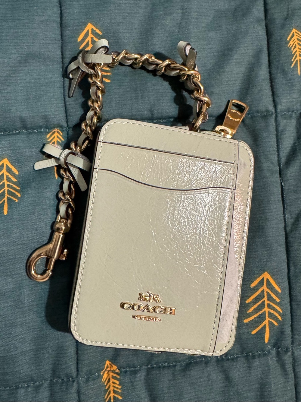 Coach Zip card case with bows in pistachio - Picture 3 of 6
